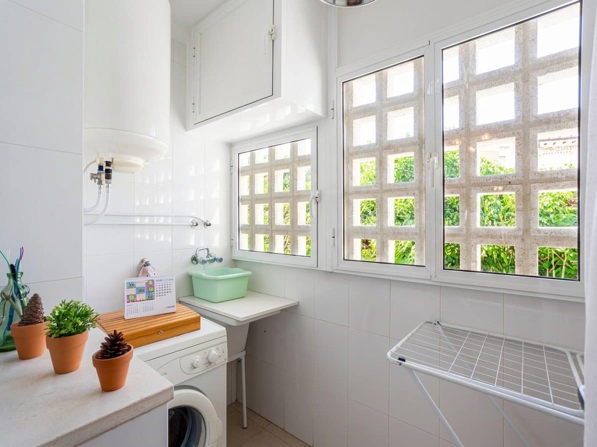 3 bedroom Apartment for sale in Mijas Costa with pool garage - € 600,000 (Ref: 9690411)