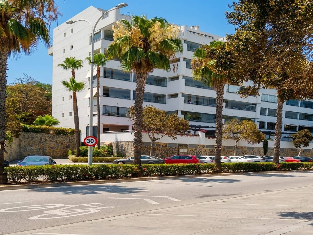 3 bedroom Apartment for sale in Mijas Costa with pool garage - € 600,000 (Ref: 9690411)