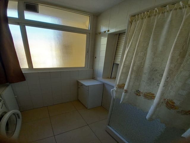 3 quarto Apartamento para venda em Los Boliches , Fuengirola com piscina - 340 000 € (Ref: 9690412)