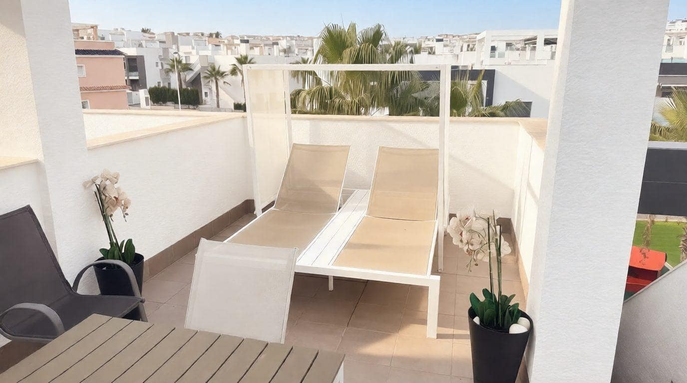 Ático de 2 habitaciones en Torrevieja en venta con piscina garaje - 269.900 € (Ref: 9690417)