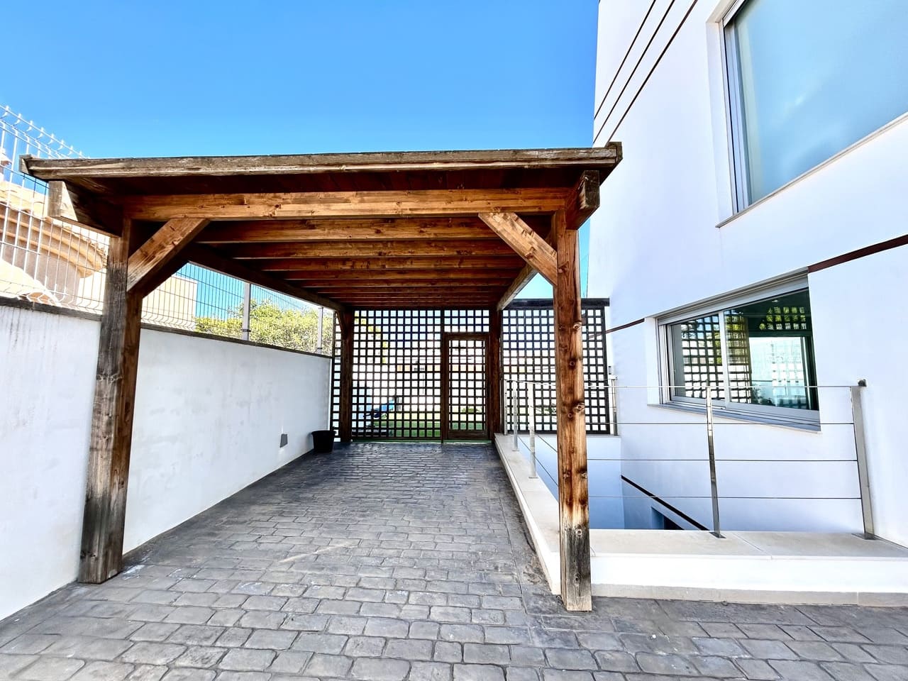 Chalet de 3 habitaciones en Villamartin en venta con garaje - 550.000 € (Ref: 9690419)