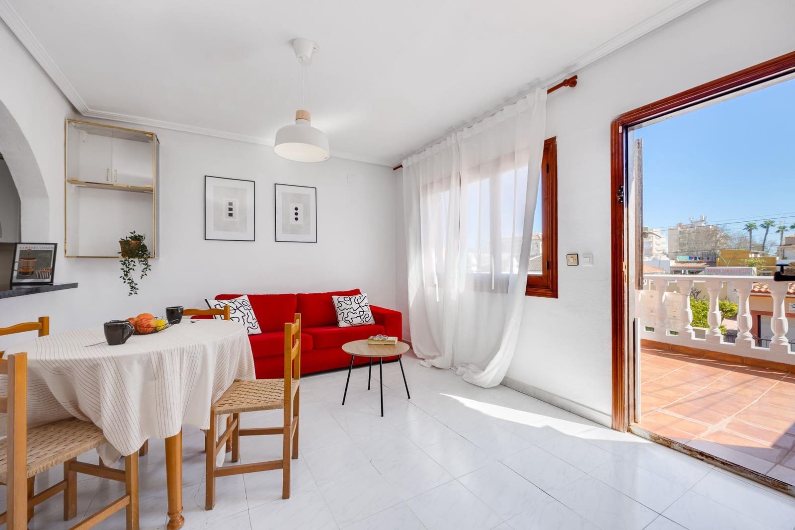 4 slaapkamer Halfvrijstaande villa te koop in Torrevieja - € 197.000 (Ref: 9690428)