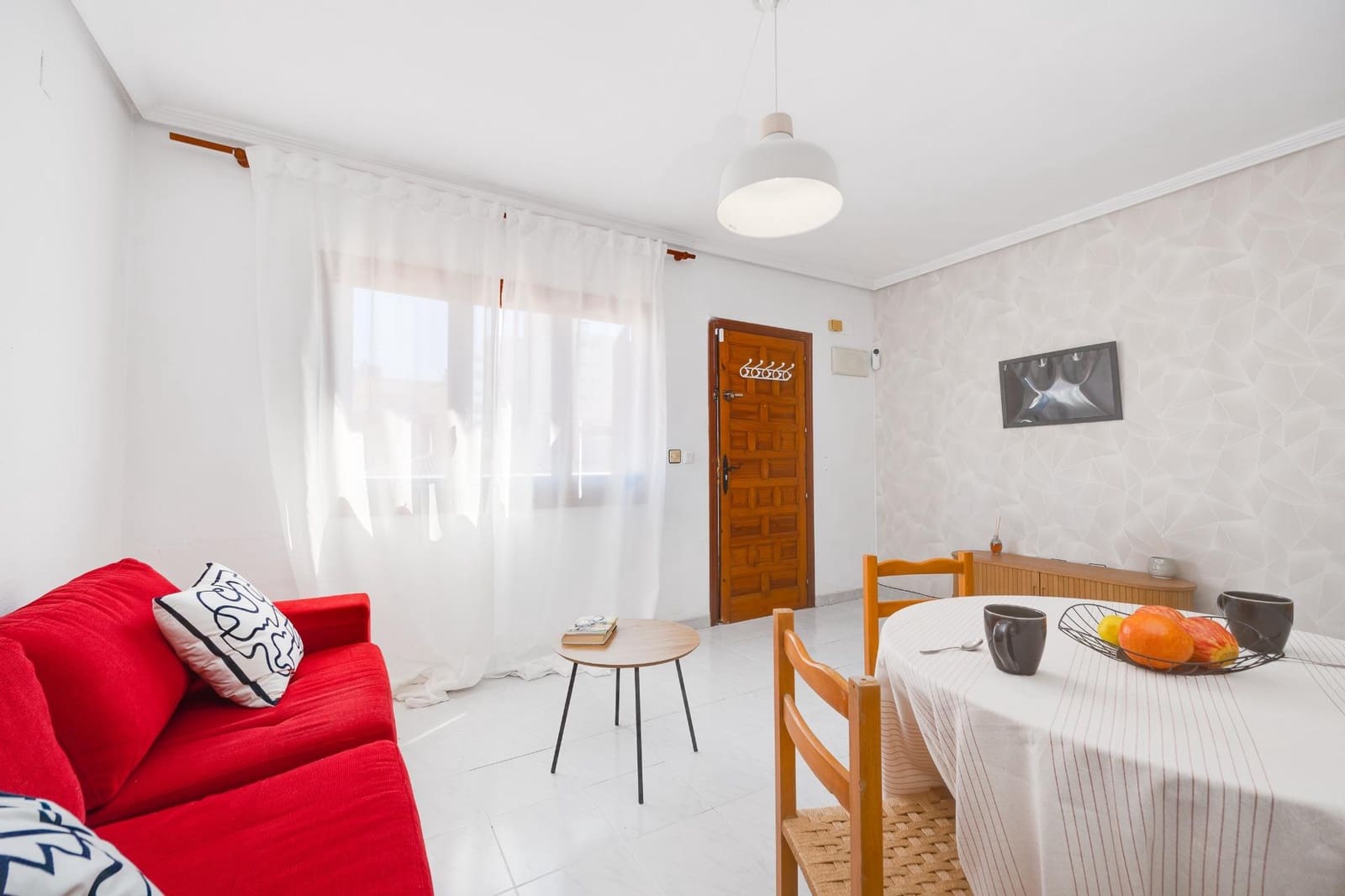 4 slaapkamer Halfvrijstaande villa te koop in Torrevieja - € 197.000 (Ref: 9690428)