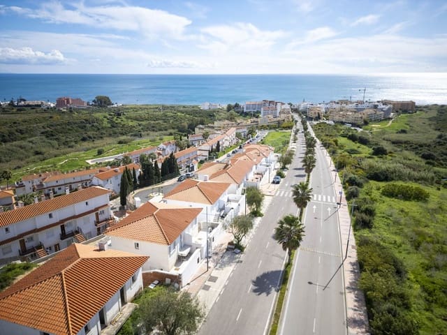 4 soveværelse Byhus til salg i La Duquesa / Puerto de la Duquesa, Manilva med garage - € 395.000 (Ref: 9690433)