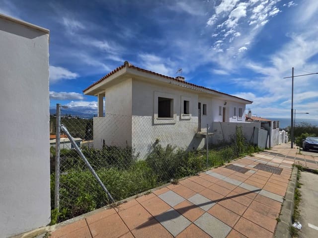 4 sypialnia Willa na sprzedaż w La Duquesa / Puerto de la Duquesa, Manilva z garażem - 360 000 € (Ref: 9690433)