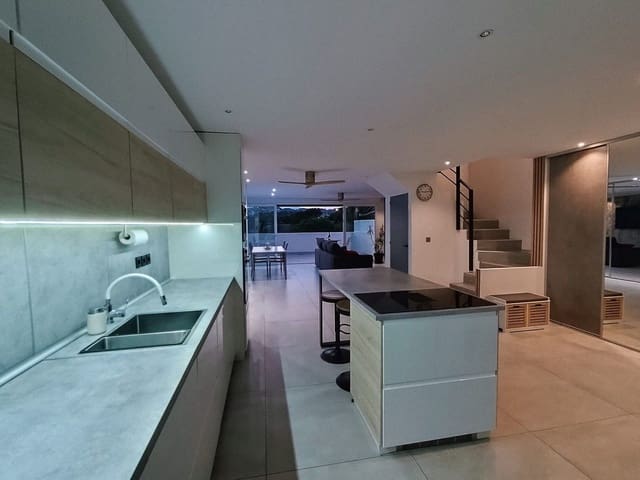 Casa de 5 habitaciones en El Faro de Calaburra - Chaparral, Mijas en venta con piscina garaje - 1.000.000 € (Ref: 9690434)