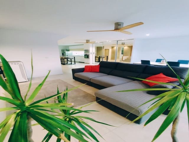 5 sypialnia Dom na sprzedaż w El Faro de Calaburra - Chaparral, Mijas z basenem garażem - 1 000 000 € (Ref: 9690434)