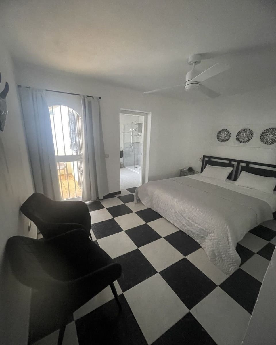 9 chambre Villa/Maison à vendre à Fuengirola avec piscine garage - 899 000 € (Ref: 9690435)