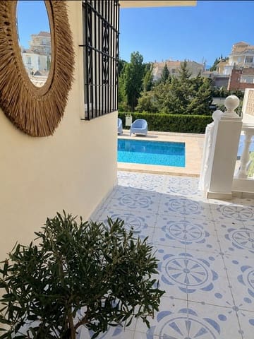 9 sovrum Villa till salu i Fuengirola med pool garage - 850 000 € (Ref: 9690435)