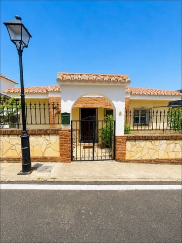 9 Zimmer Villa zu verkaufen in Fuengirola mit Pool Garage - 850.000 € (Ref: 9690435)