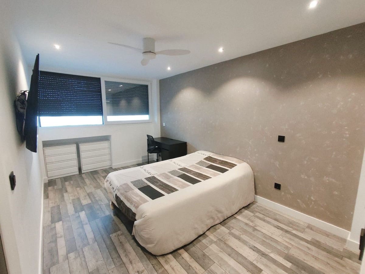 5 makuuhuone Rivitalo myytävänä paikassa Mijas Costa mukana uima-altaan 
autotalli - 1 000 000 € (Ref: 9690436)