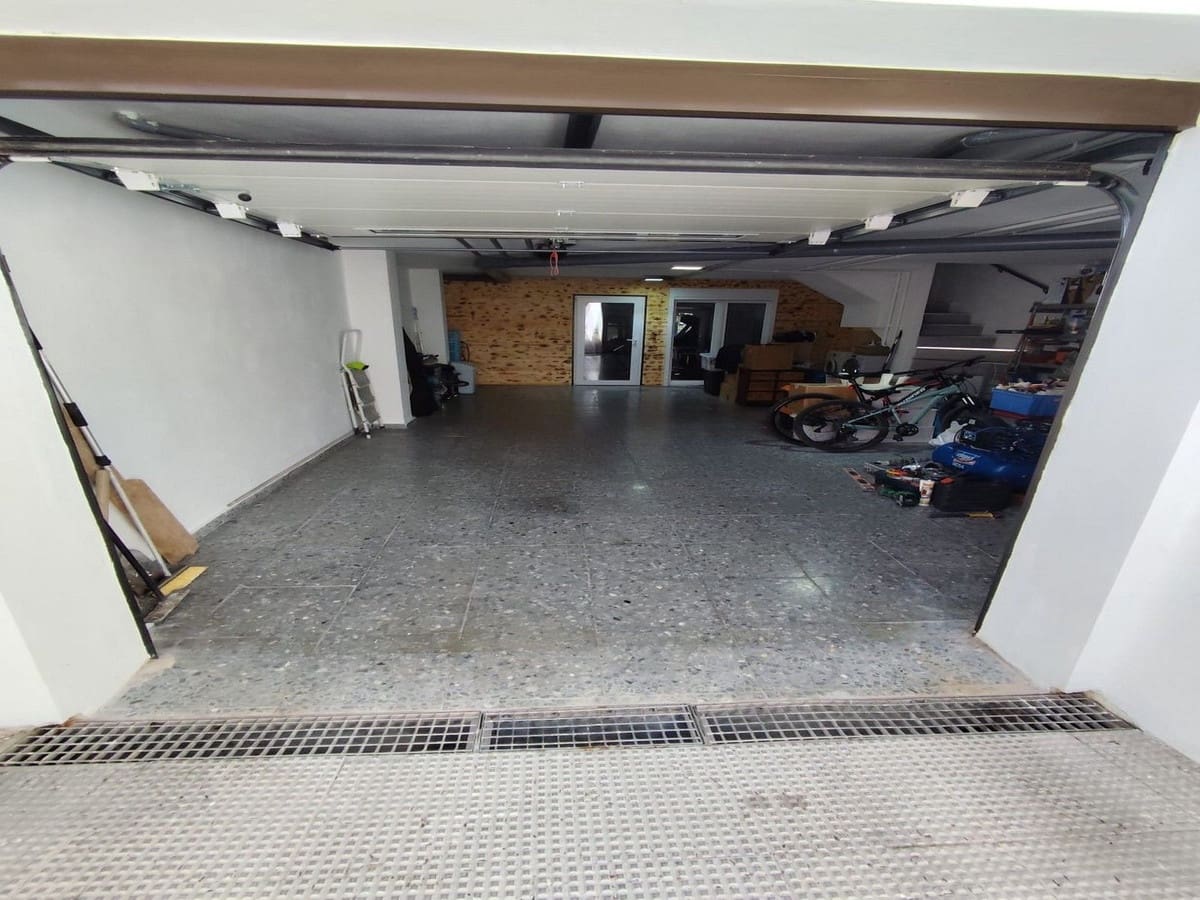 5 makuuhuone Rivitalo myytävänä paikassa Mijas Costa mukana uima-altaan 
autotalli - 1 000 000 € (Ref: 9690436)