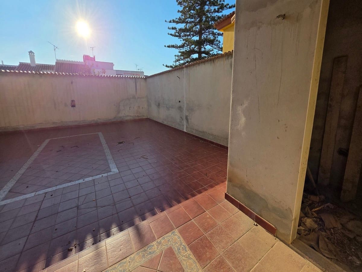 5 quarto Casa em Banda para venda em Fuengirola com garagem - 530 000 € (Ref: 9690437)