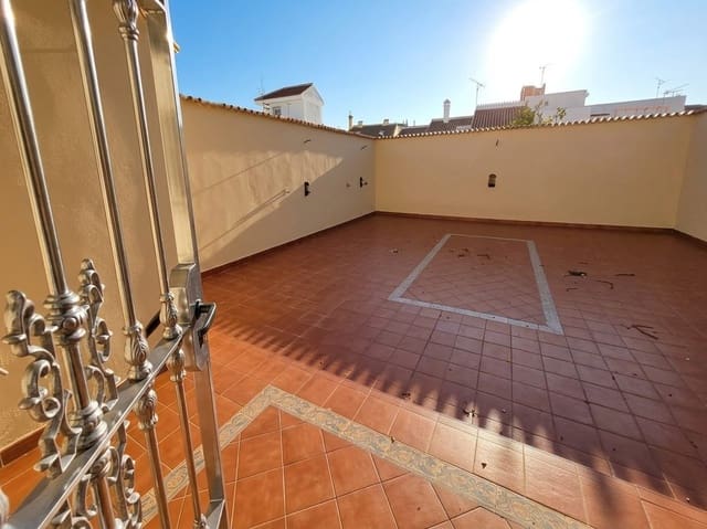 5 soveværelse Byhus til salg i Zona Puerto Deportivo, Fuengirola med swimmingpool garage - € 530.000 (Ref: 9690437)
