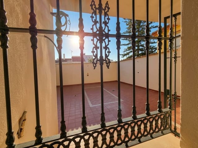 5 soveværelse Byhus til salg i Zona Puerto Deportivo, Fuengirola med swimmingpool garage - € 530.000 (Ref: 9690437)