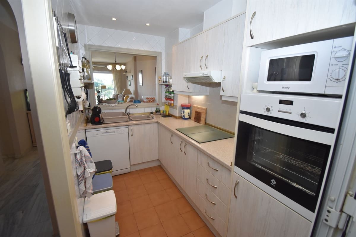 2 bedroom Apartment for sale in Calahonda with pool - € 349,999 (Ref: 9695208)