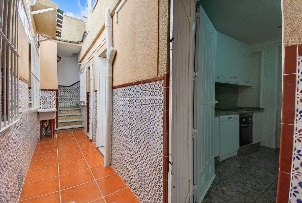 5 slaapkamer Villa te koop in Lo Pagan met garage - € 315.000 (Ref: 9695221)