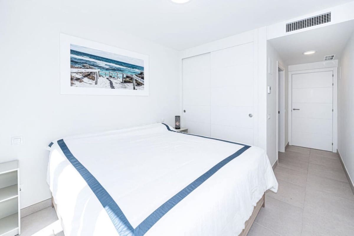 4 soveværelse Byhus til salg i Manilva med garage - € 799.000 (Ref: 9695227)