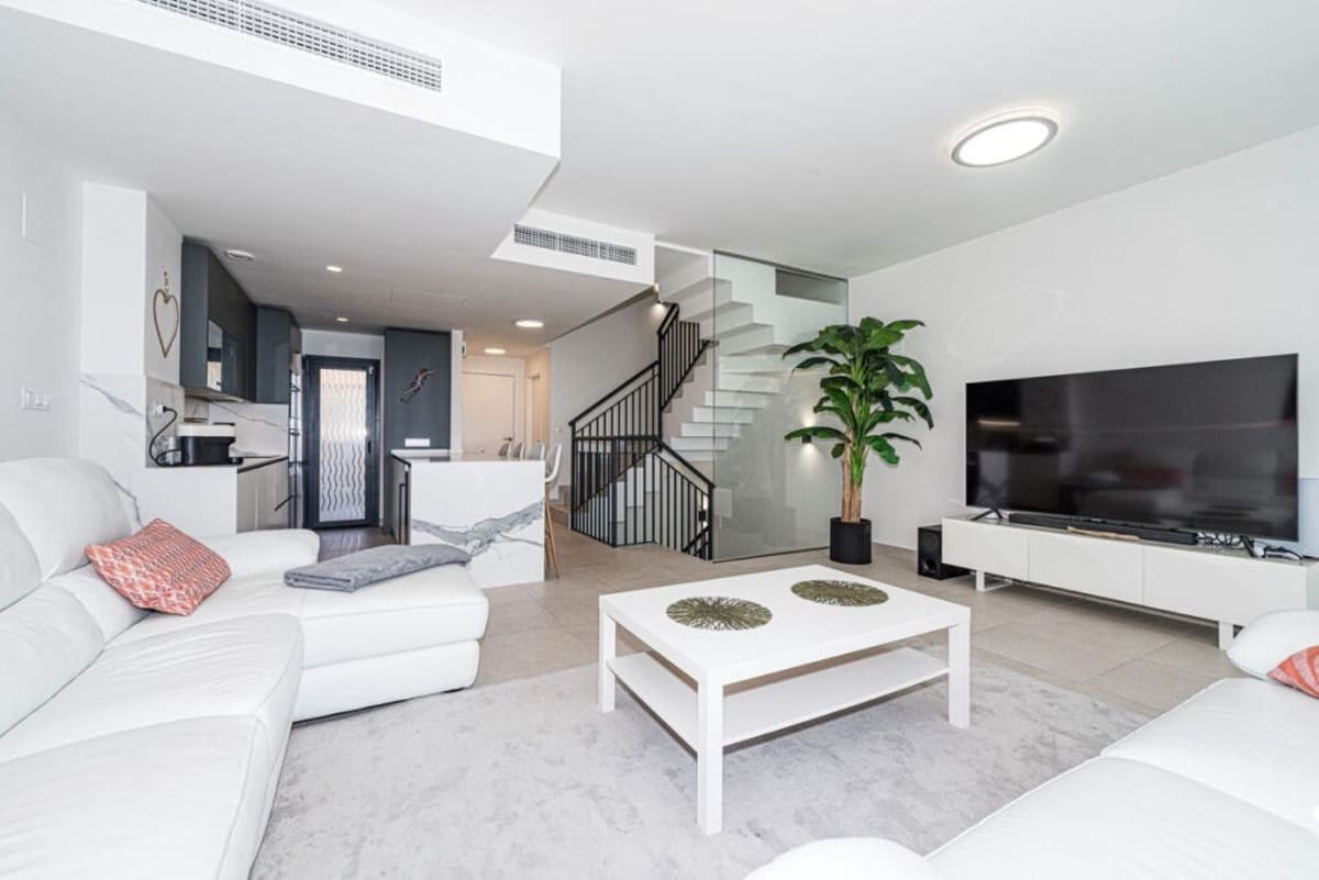 4 soveværelse Byhus til salg i Manilva med garage - € 799.000 (Ref: 9695227)