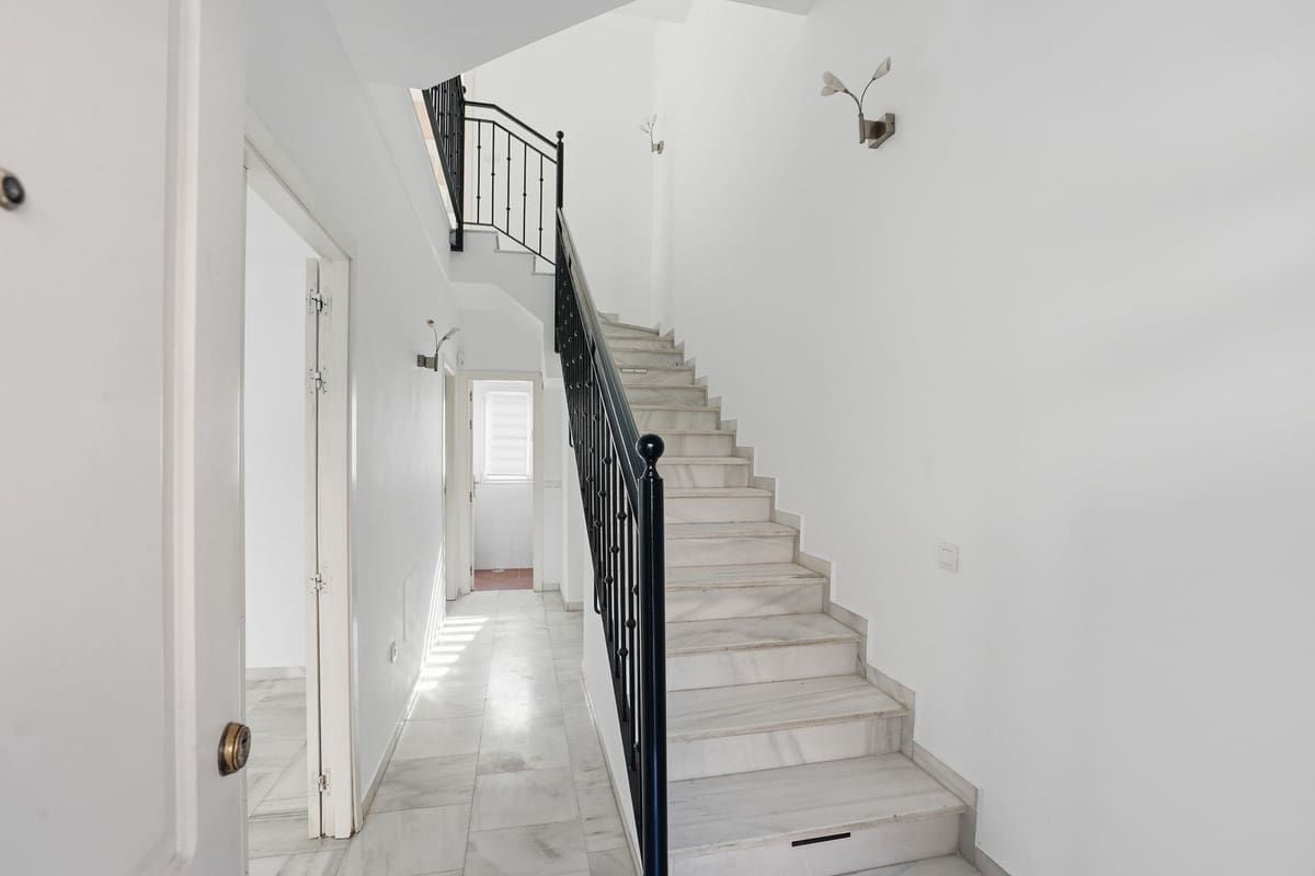 3 bedroom Townhouse for sale in Mijas Costa with pool garage - € 399,950 (Ref: 9698742)