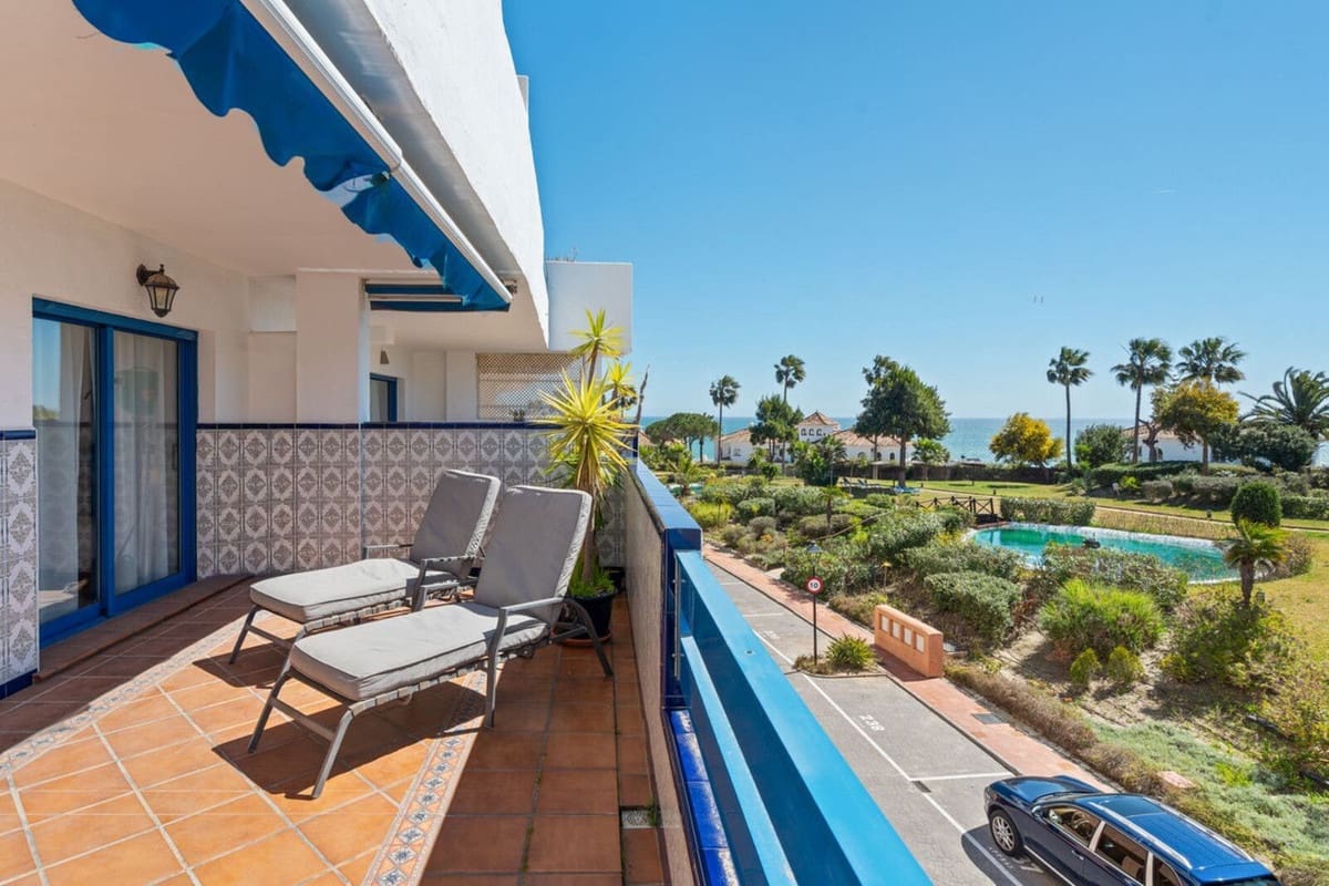 2 chambre Appartement à vendre à La Duquesa / Puerto de la Duquesa avec piscine garage - 339 000 € (Ref: 9701493)