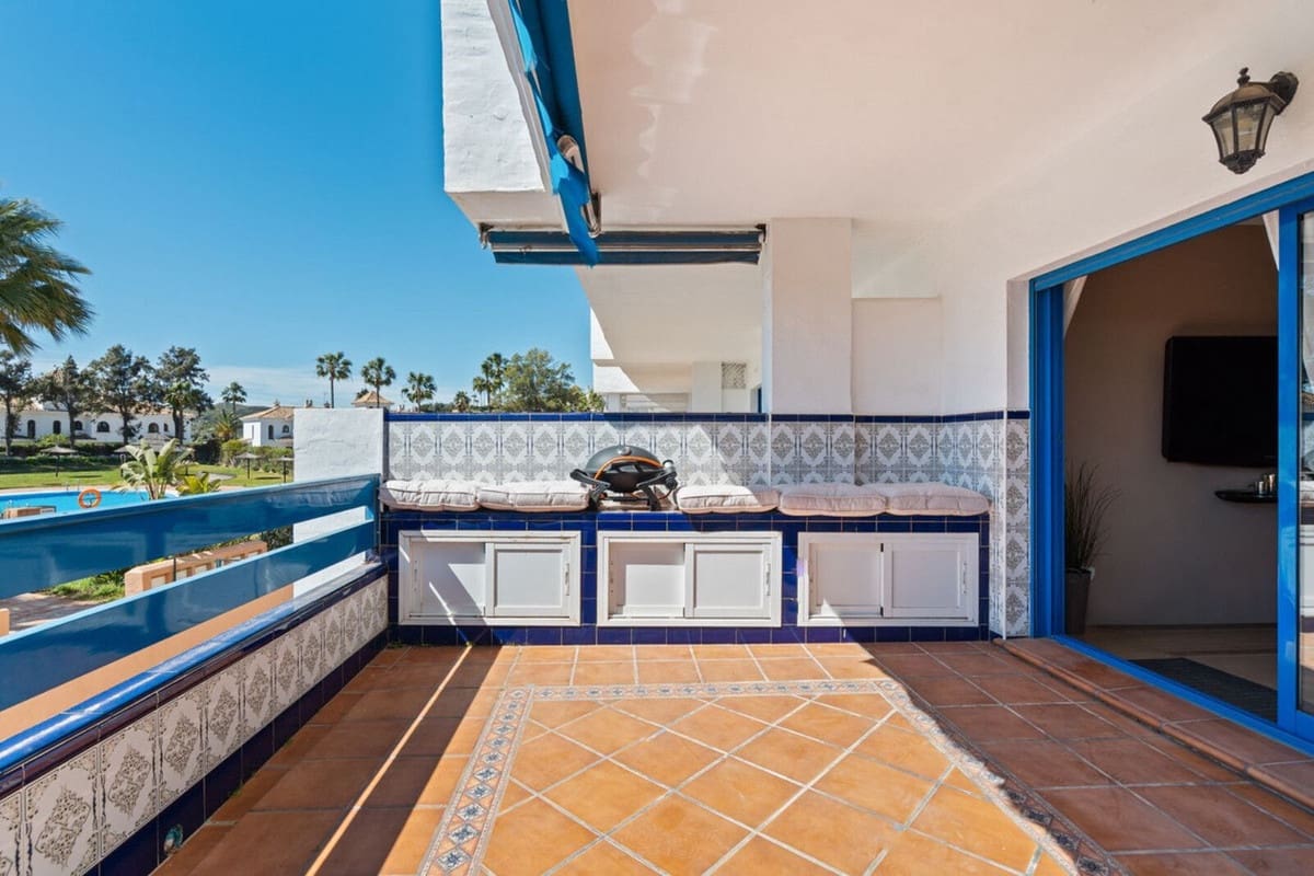 2 chambre Appartement à vendre à La Duquesa / Puerto de la Duquesa avec piscine garage - 339 000 € (Ref: 9701493)