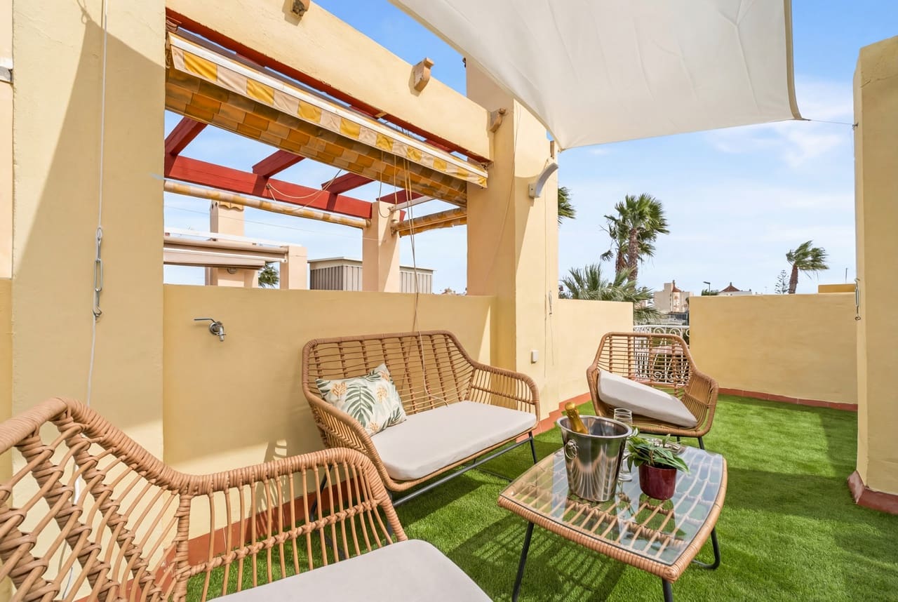 2 Zimmer Haus zu verkaufen in Playa Flamenca mit Garage - 205.000 € (Ref: 9701496)