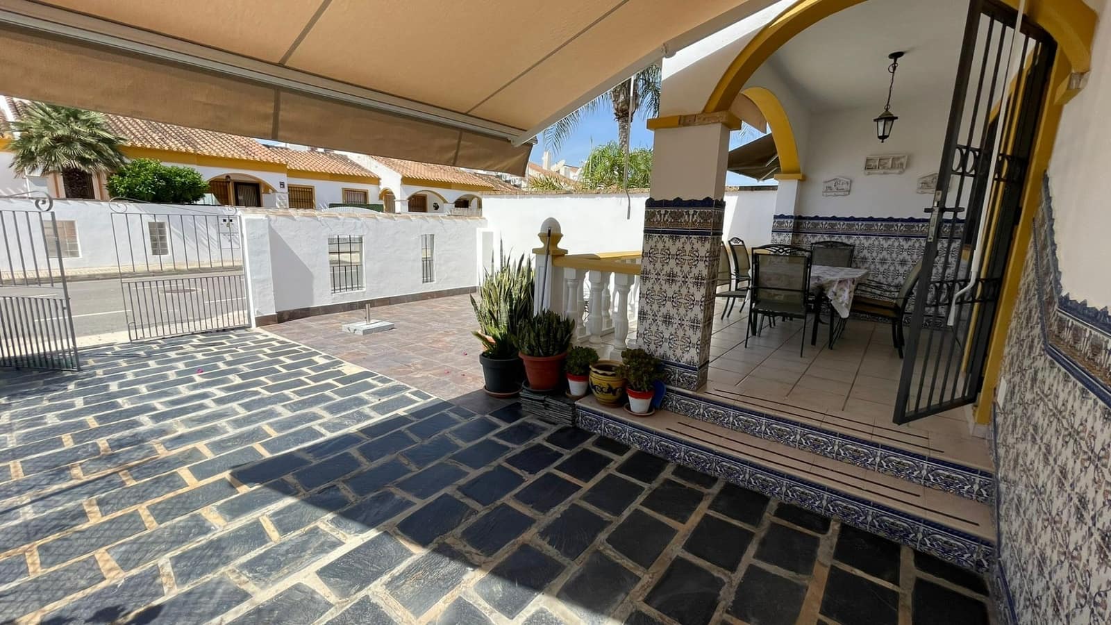 3 bedroom Townhouse for sale in Pilar de la Horadada - € 260,000 (Ref: 9701497)