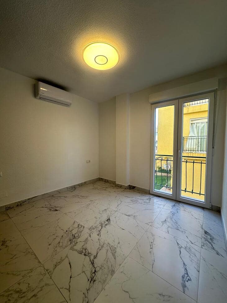 3 chambre Appartement à vendre à Torrevieja - 179 950 € (Ref: 9704900)