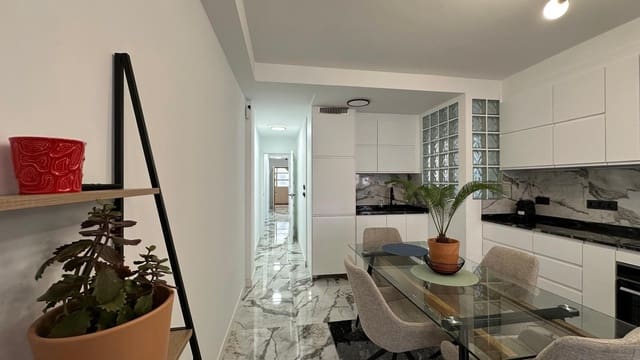 Apartamento de 3 habitaciones en Playa del Cura, Torrevieja en venta - 374.000 € (Ref: 9704906)