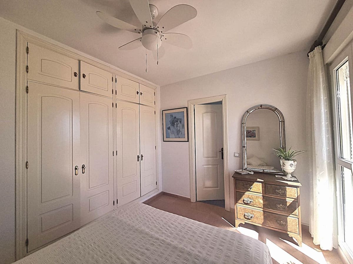 1 bedroom Penthouse for sale in San Luis de Sabinillas - € 233,000 (Ref: 9704909)