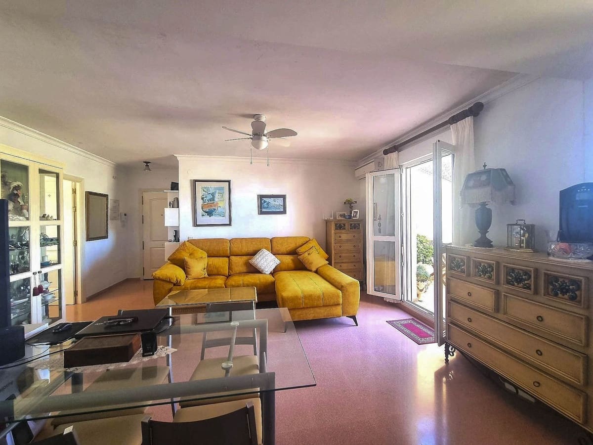1 bedroom Penthouse for sale in San Luis de Sabinillas - € 233,000 (Ref: 9704909)