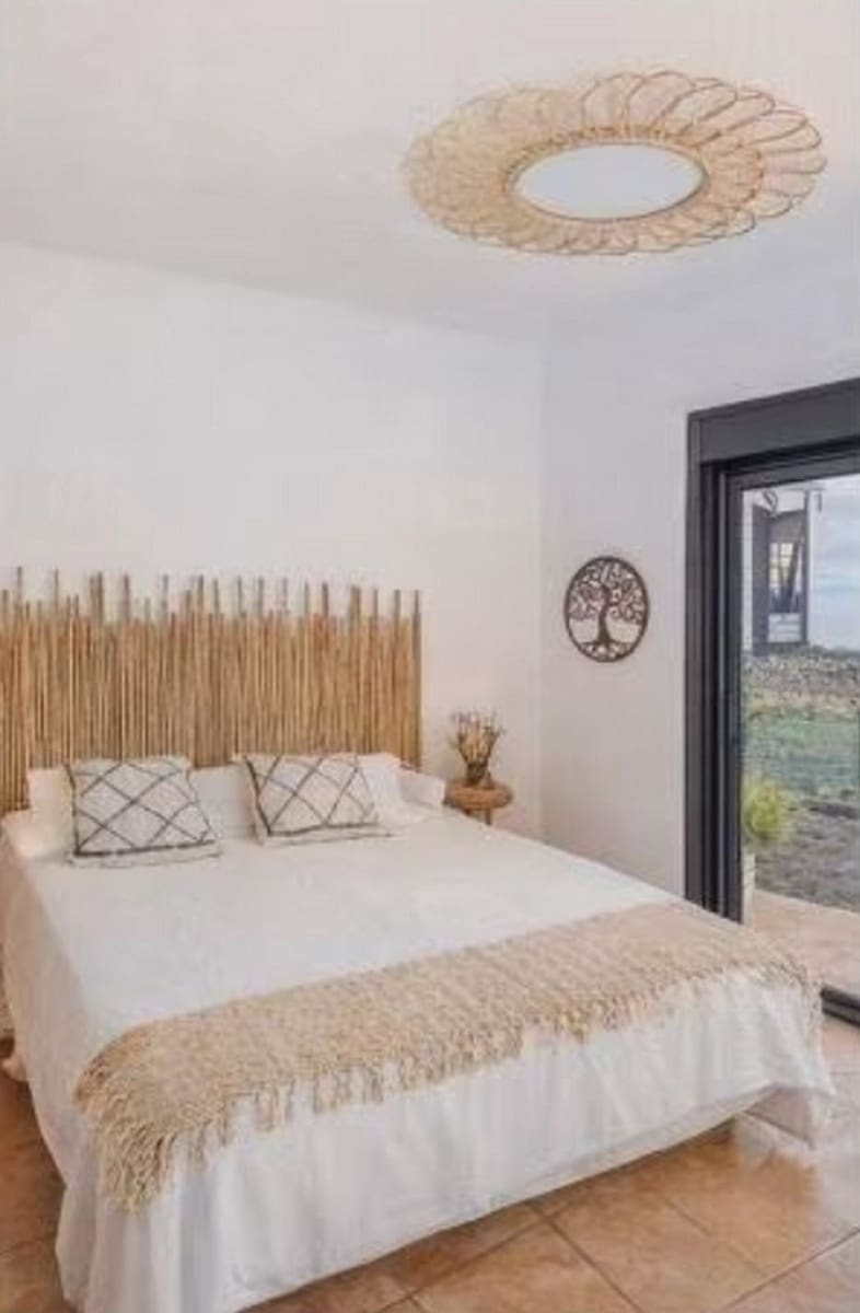 2 Zimmer Reihenhaus zu verkaufen in Lajares mit Pool - 220.000 € (Ref: 9709467)