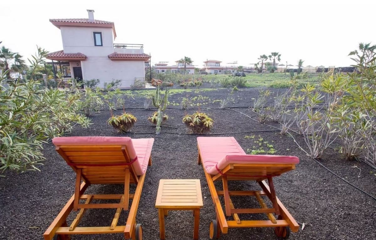 2 Zimmer Reihenhaus zu verkaufen in Lajares mit Pool - 220.000 € (Ref: 9709467)