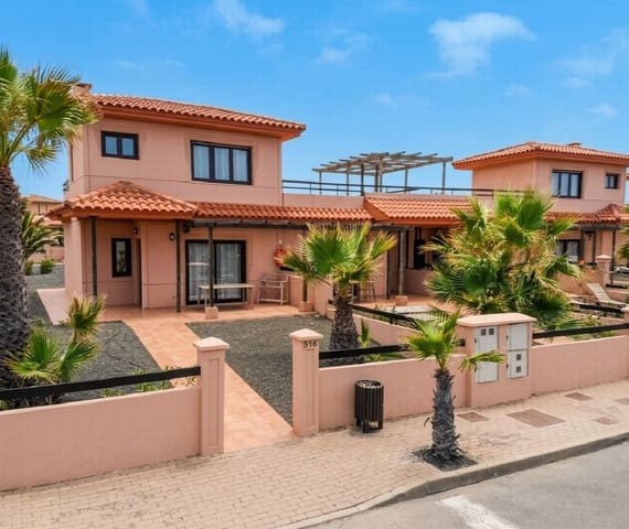 2 makuuhuone Rivitalo myytävänä paikassa Lajares, La Oliva mukana uima-altaan - 220 000 € (Ref: 9709467)