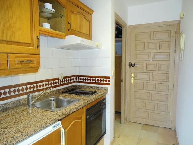 Leilighet til salgs i Torremolinos med svømmebasseng - € 225 500 (Ref: 9711862)