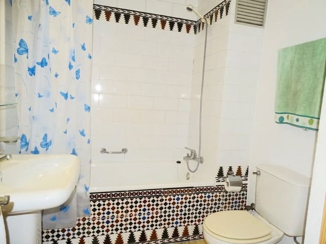 Lägenhet till salu i Torremolinos med pool - 225 500 € (Ref: 9711862)