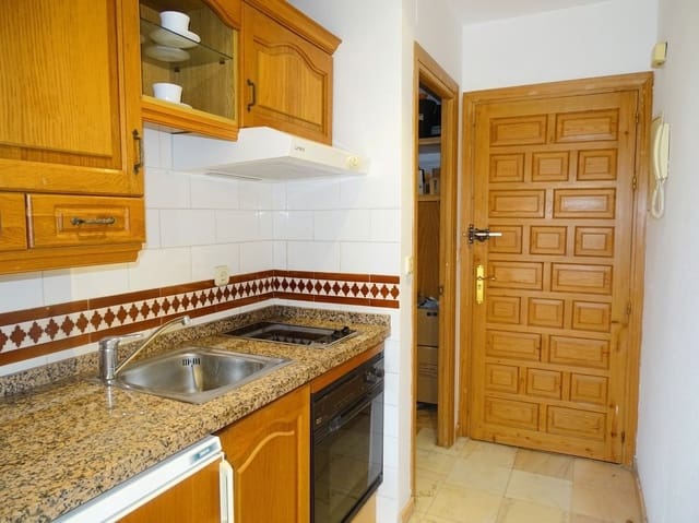 Lägenhet till salu i Torremolinos med pool - 225 500 € (Ref: 9711862)