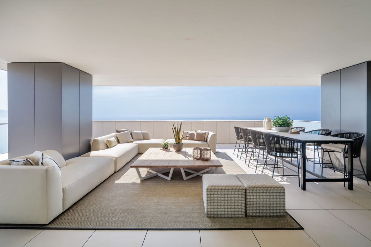4 bedroom Penthouse for sale in Malaga city with pool - € 4,408,000 (Ref: 9711863)