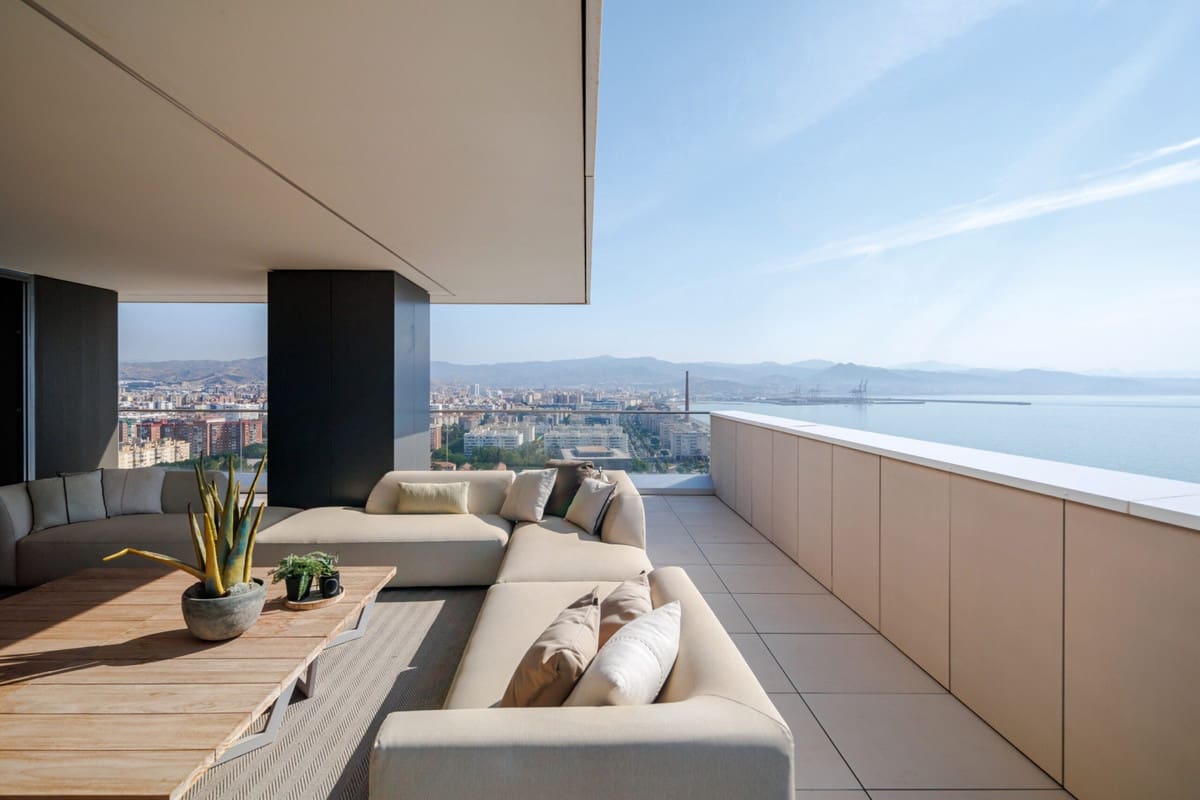 4 bedroom Penthouse for sale in Malaga city with pool - € 4,408,000 (Ref: 9711863)