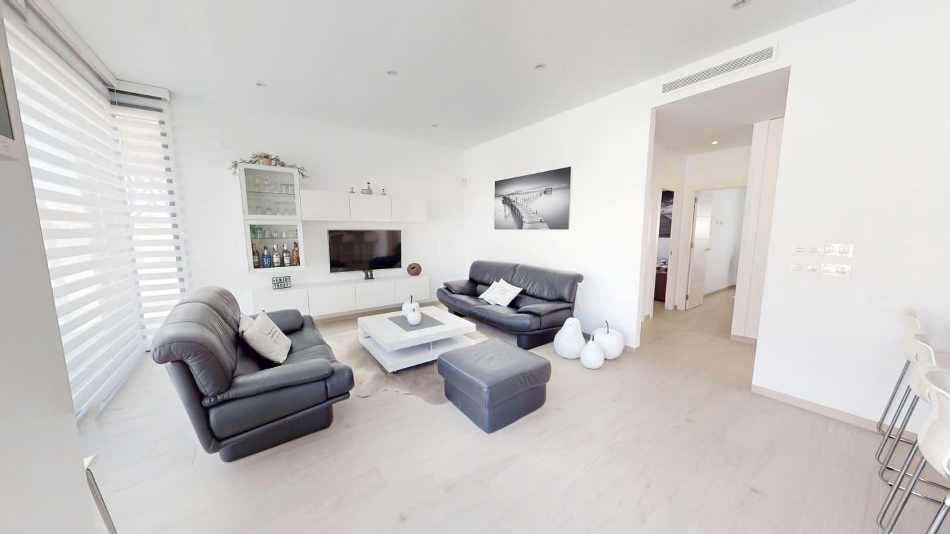 3 soverom Villa til salgs i Los Alcazares med svømmebasseng garasje - € 469 000 (Ref: 9711866)