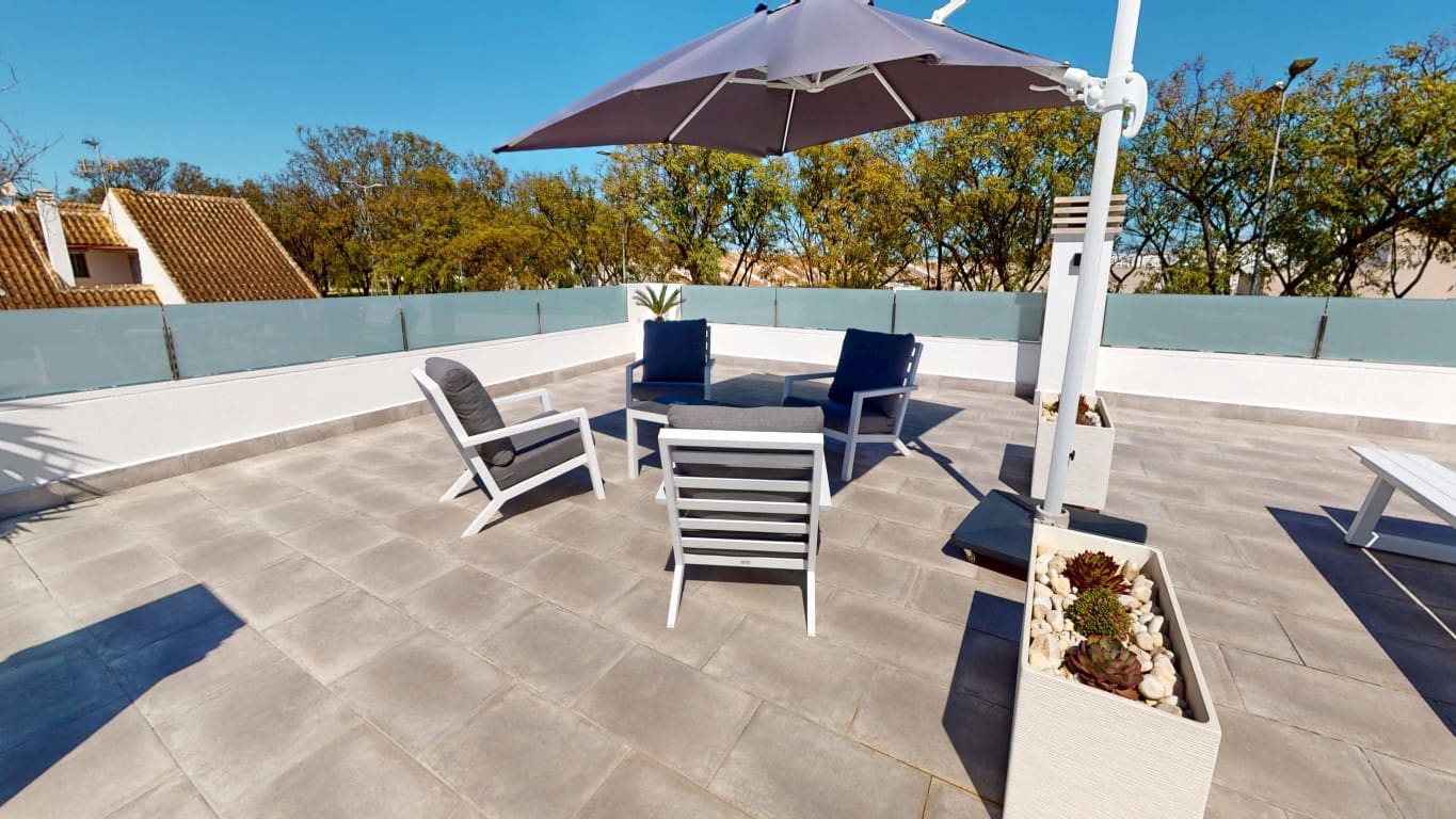 3 soverom Villa til salgs i Los Alcazares med svømmebasseng garasje - € 469 000 (Ref: 9711866)