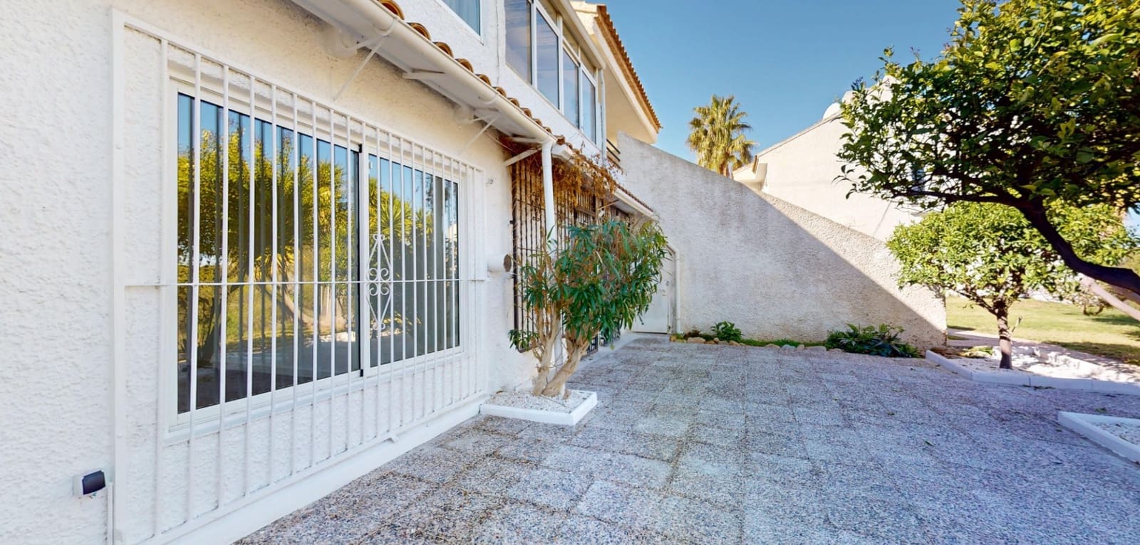 2 bedroom Apartment for sale in Orihuela Costa - € 225,000 (Ref: 9711870)