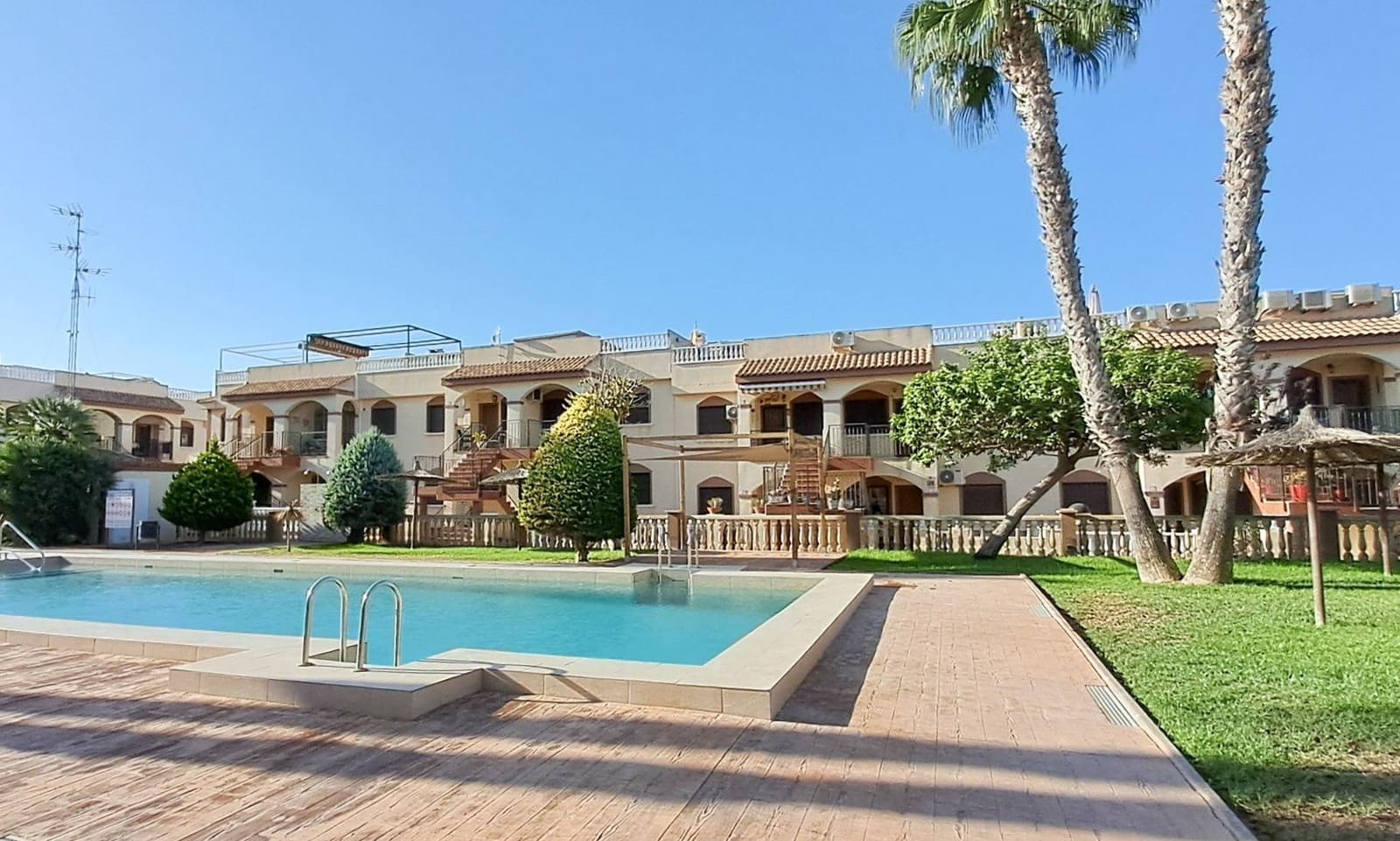 Apartamento de 2 habitaciones en Torrevieja en venta - 175.000 € (Ref: 9711872)