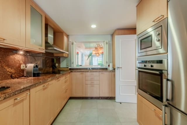 4 bedroom Townhouse for sale in Centro, Estepona - € 1,475,000 (Ref: 9711874)