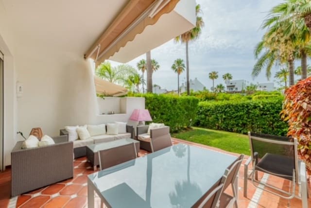 4 bedroom Townhouse for sale in Centro, Estepona - € 1,475,000 (Ref: 9711874)