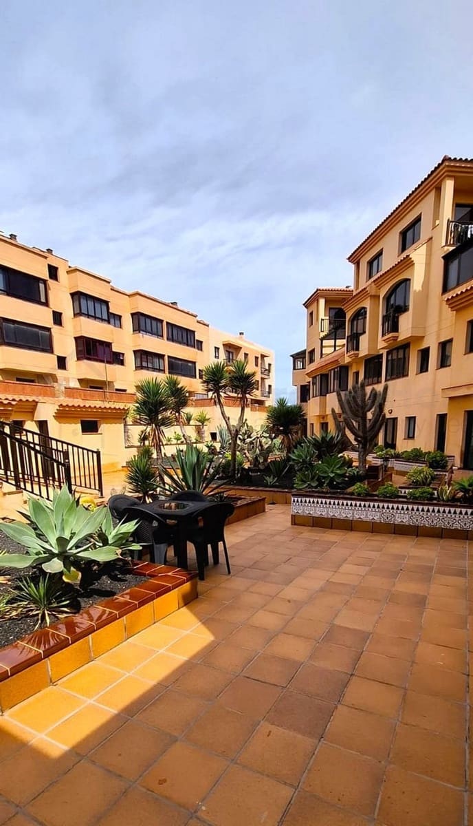 2 bedroom Apartment for sale in Corralejo - € 329,000 (Ref: 9714755)
