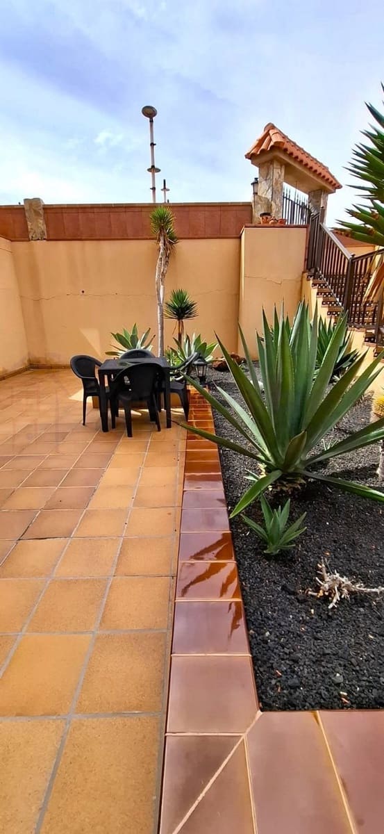2 bedroom Apartment for sale in Corralejo - € 329,000 (Ref: 9714755)