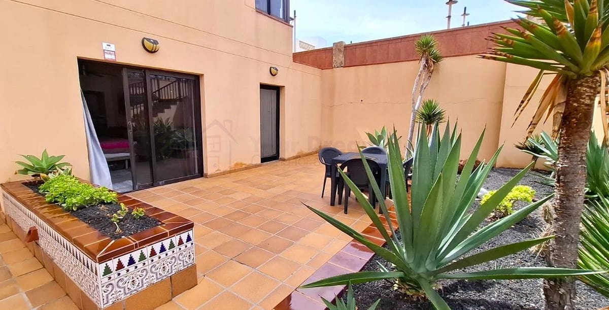 2 bedroom Apartment for sale in Corralejo - € 329,000 (Ref: 9714755)