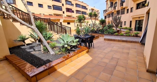 2 soveværelse Lejlighed til salg i Corralejo, La Oliva - € 329.000 (Ref: 9714755)